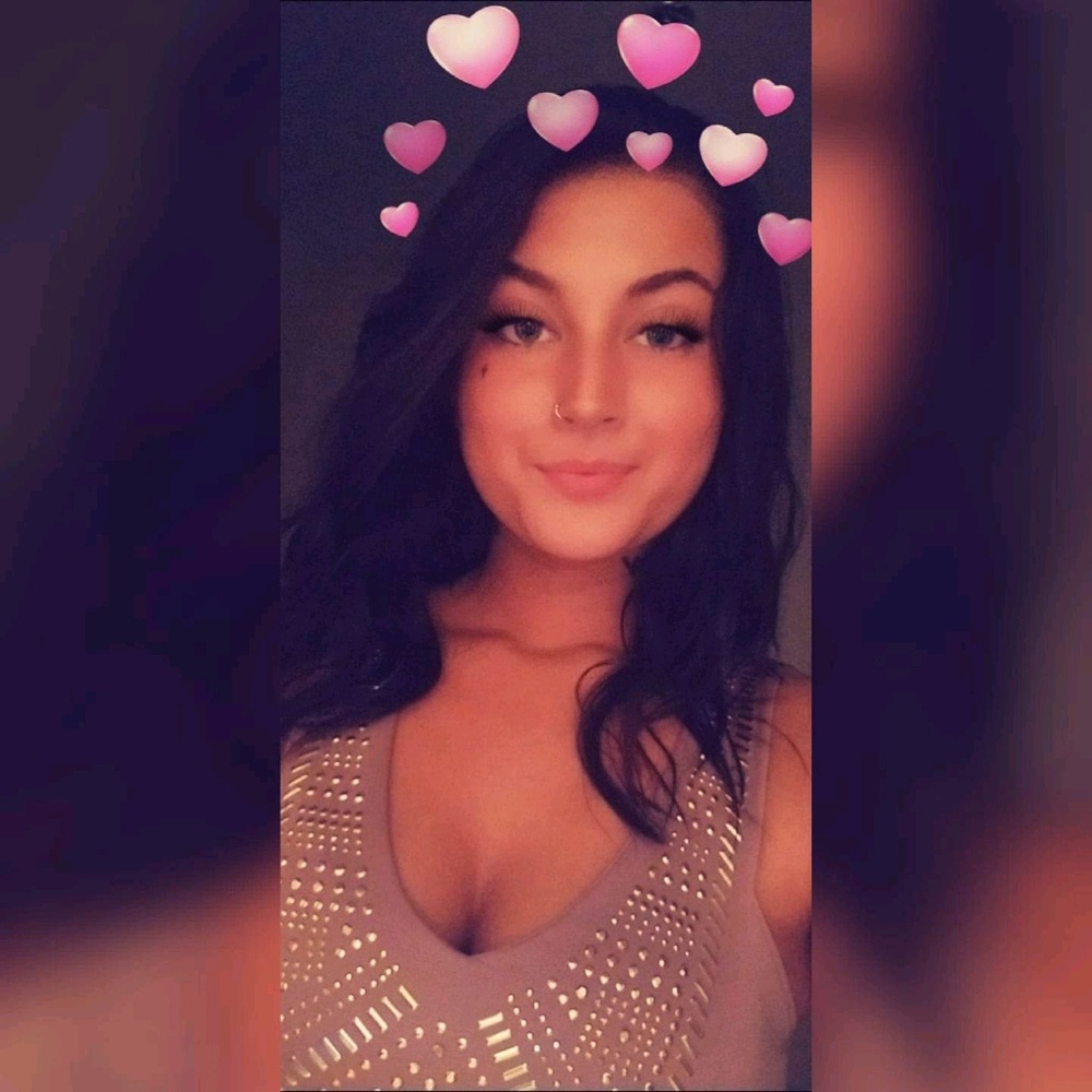 Meet your Posher, Danielle